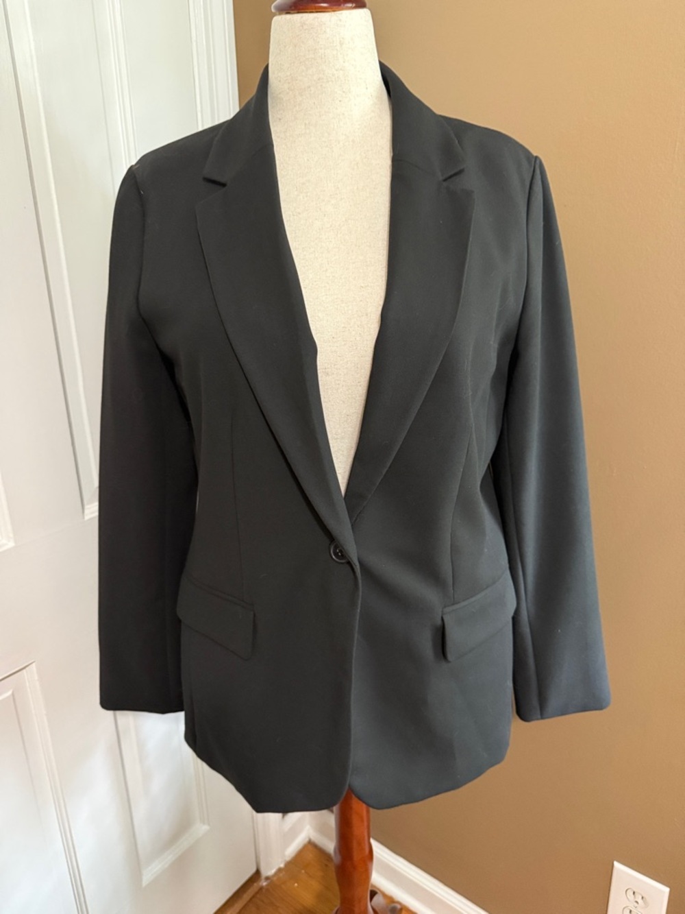 GAP Black Women's Single-Button Tailored Blazer